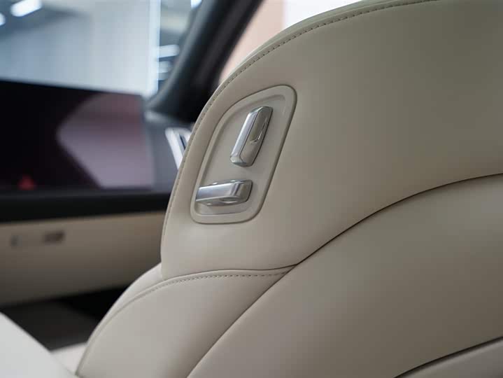 Фото 18 - LiXiang L7