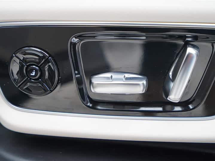 Фото 6 - LiXiang L7