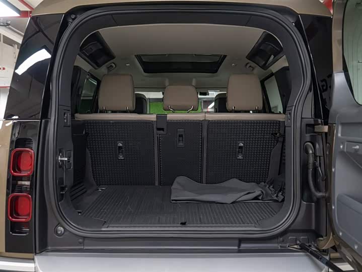 Фото 17 - Land Rover Defender