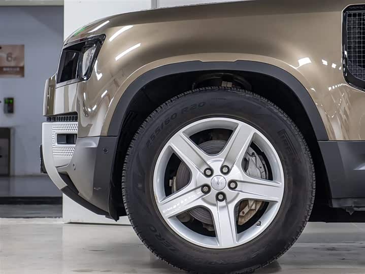 Фото 18 - Land Rover Defender