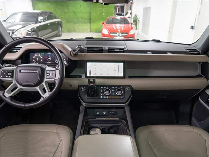 Фото 8 - Land Rover Defender