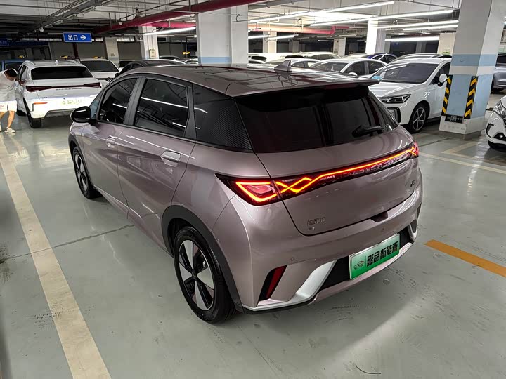 Фото 17 - BYD Dolphin