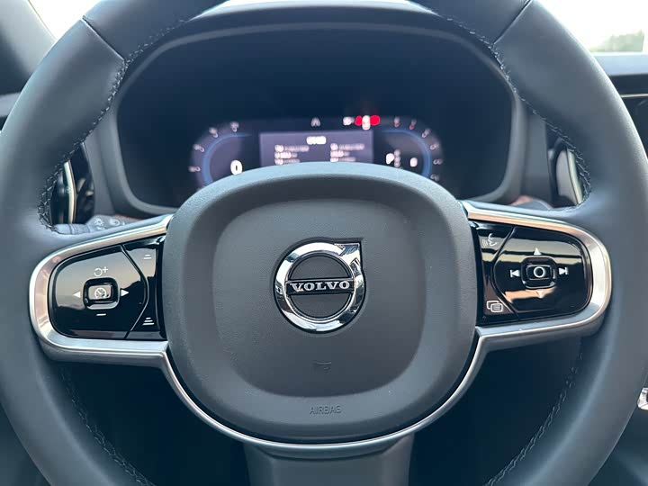 Фото 12 - Volvo S60