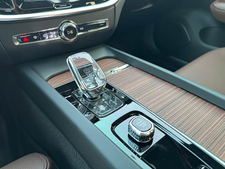 Фото 13 - Volvo S60