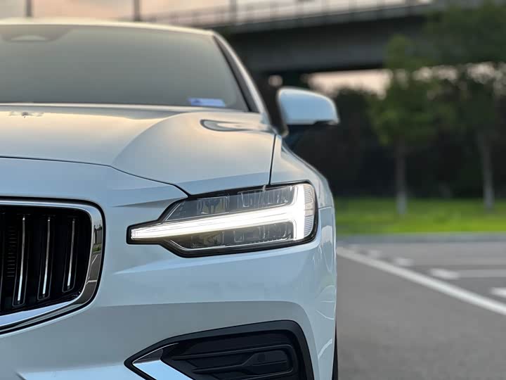 Фото 24 - Volvo S60