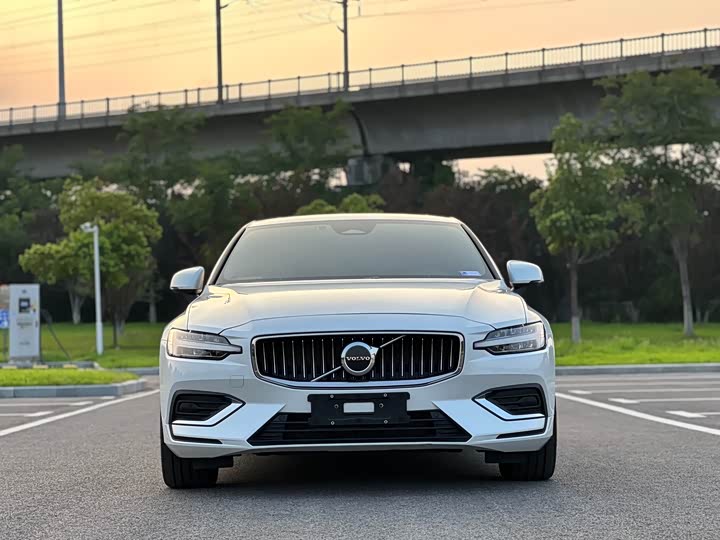 Фото 3 - Volvo S60