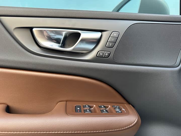 Фото 6 - Volvo S60