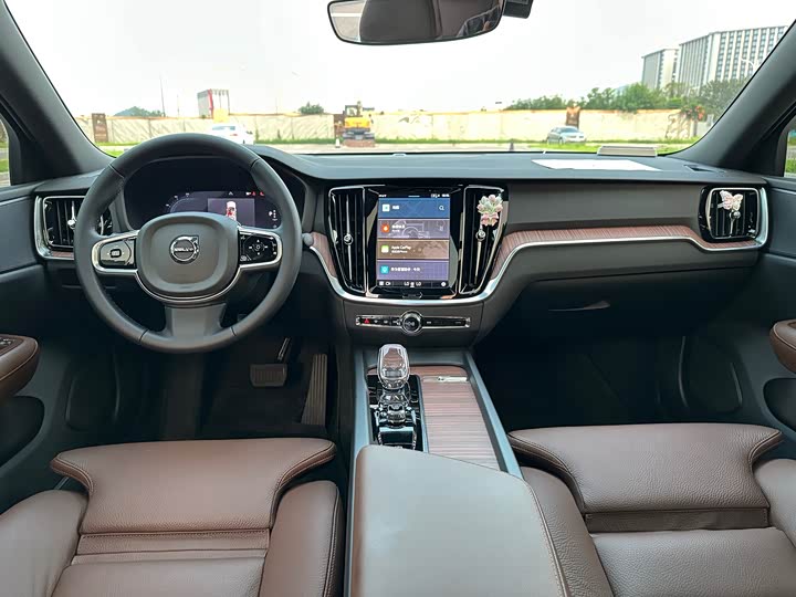 Фото 8 - Volvo S60