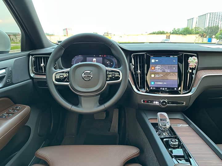 Фото 9 - Volvo S60