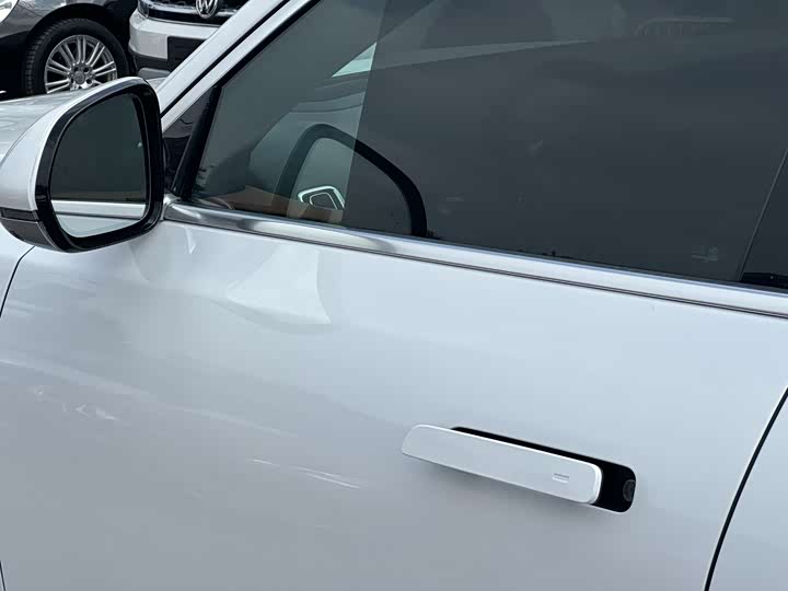 Фото 11 - LiXiang L7