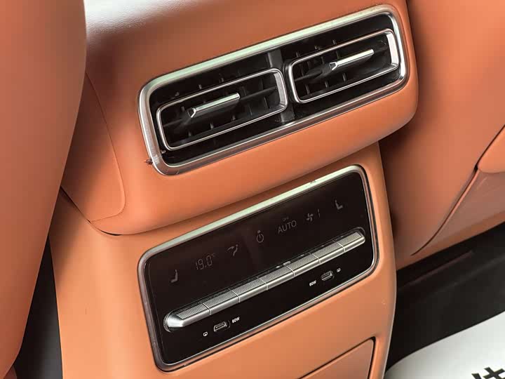 Фото 29 - LiXiang L7