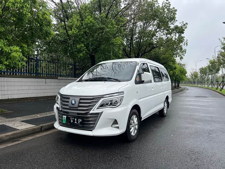 Фото 1 - Dongfeng Forthing Lingzhi M5 EV