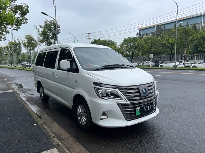 Фото 2 - Dongfeng Forthing Lingzhi M5 EV