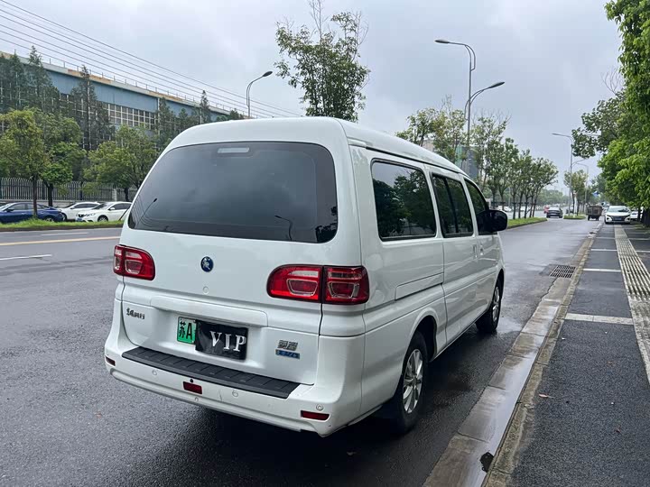 Фото 4 - Dongfeng Forthing Lingzhi M5 EV