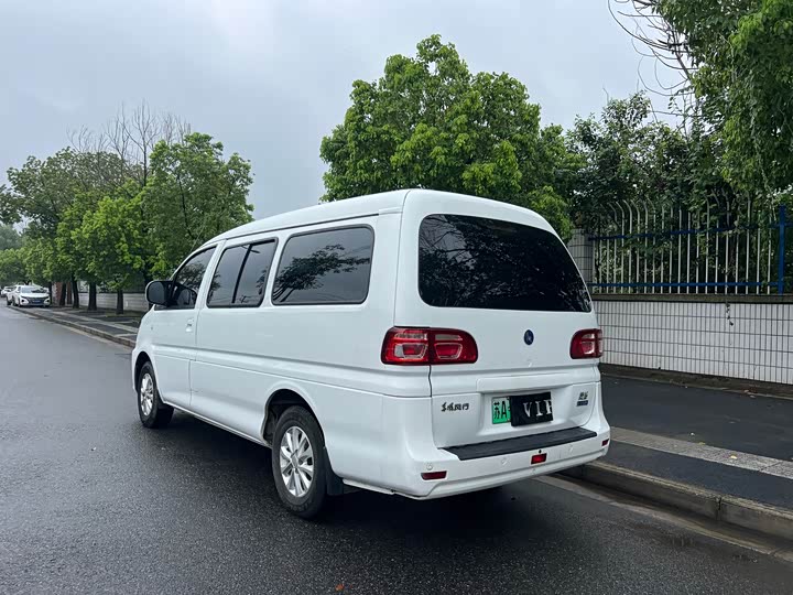 Фото 5 - Dongfeng Forthing Lingzhi M5 EV