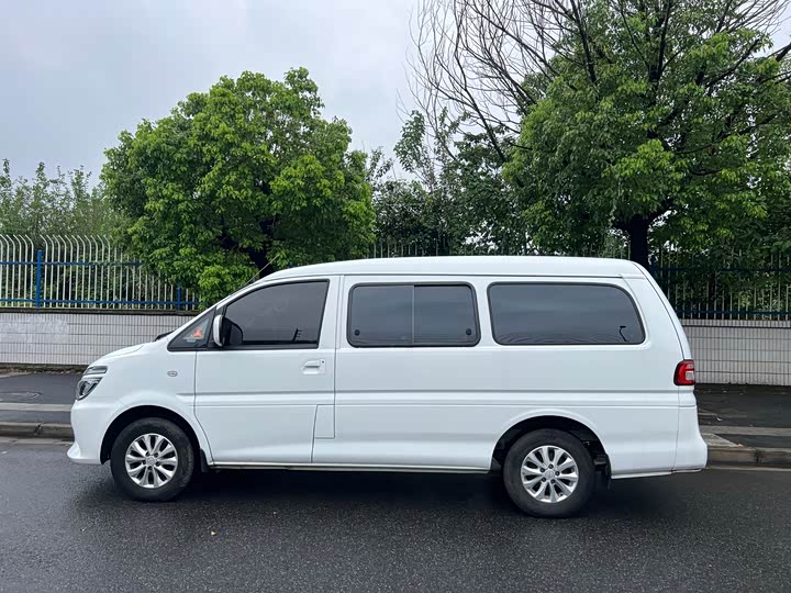 Фото 7 - Dongfeng Forthing Lingzhi M5 EV