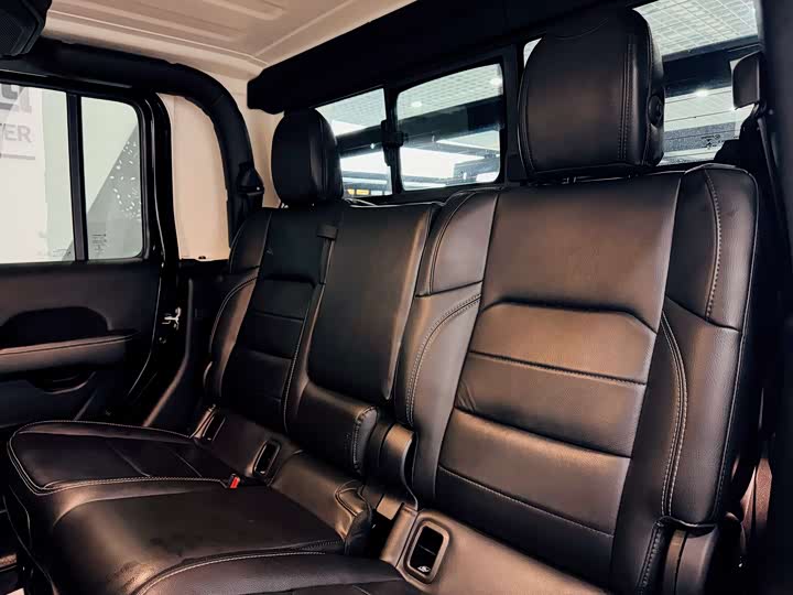 Фото 10 - Jeep Gladiator