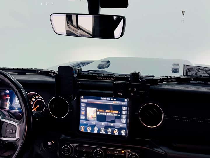 Фото 15 - Jeep Gladiator