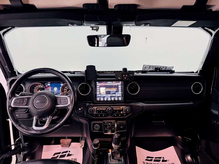 Фото 7 - Jeep Gladiator