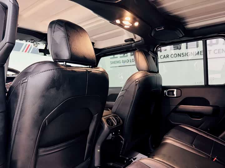 Фото 9 - Jeep Gladiator