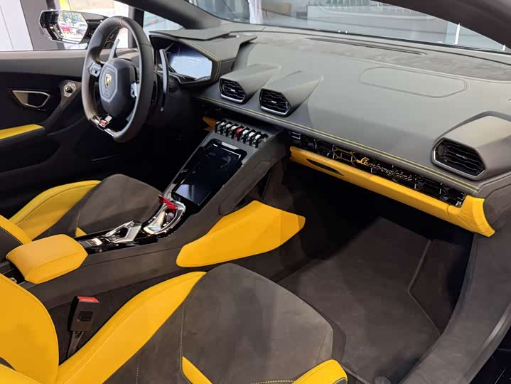 Фото 7 - Lamborghini Huracán