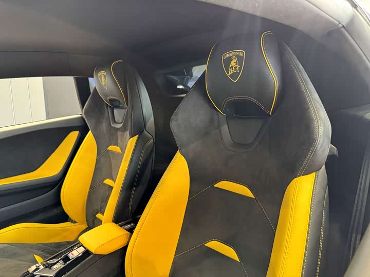Фото 9 - Lamborghini Huracán