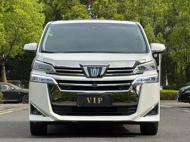 Фото 2 - Toyota Vellfire