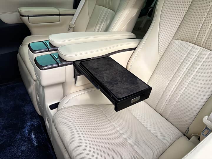 Фото 23 - Toyota Vellfire