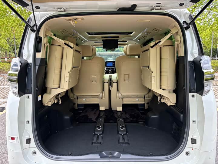 Фото 24 - Toyota Vellfire