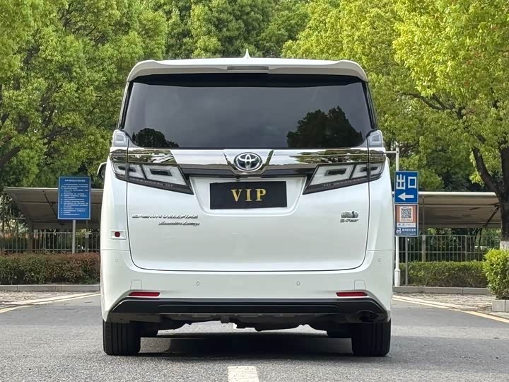 Фото 5 - Toyota Vellfire