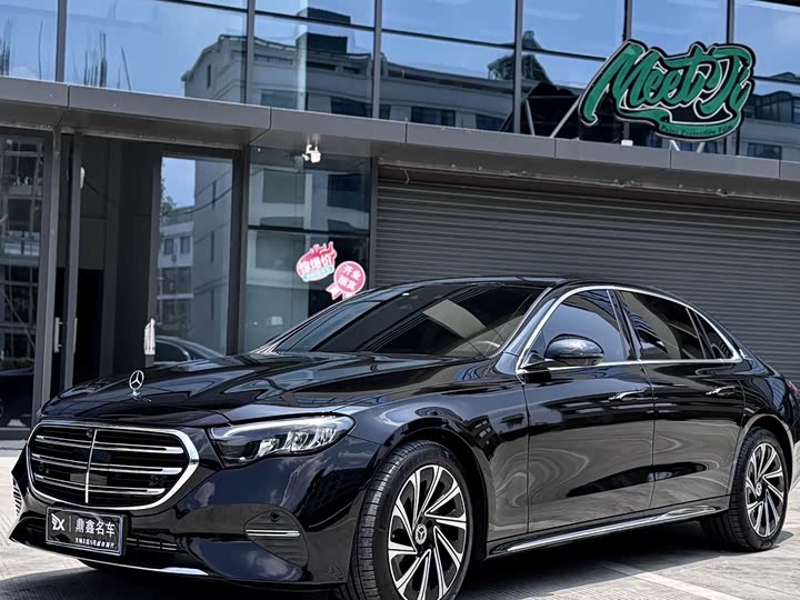 Фото 1 - Mercedes-Benz E-Class