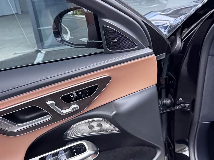 Фото 14 - Mercedes-Benz E-Class