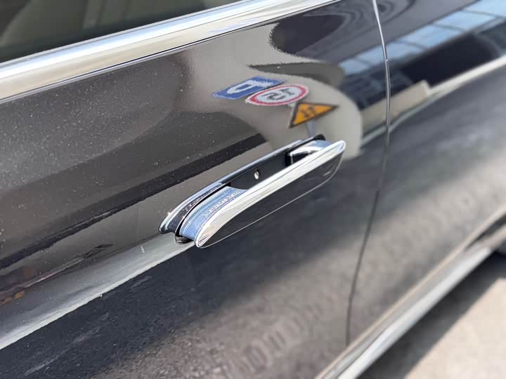 Фото 17 - Mercedes-Benz E-Class