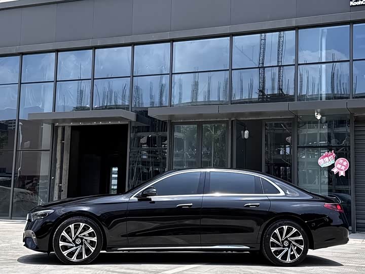 Фото 3 - Mercedes-Benz E-Class