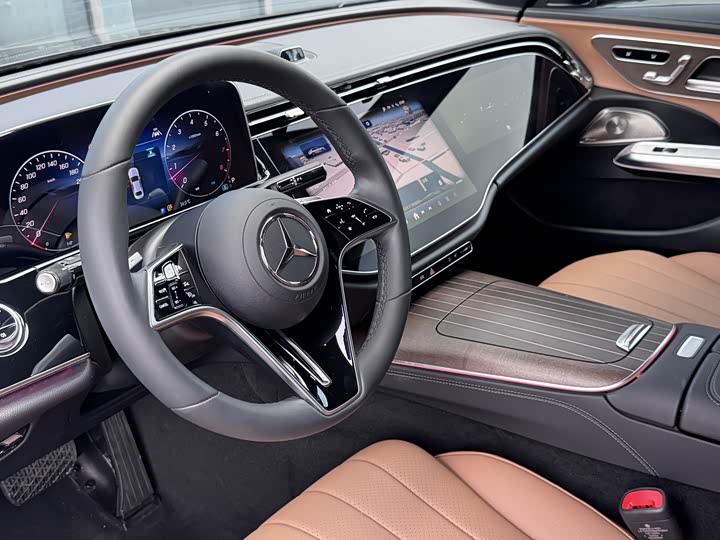 Фото 9 - Mercedes-Benz E-Class
