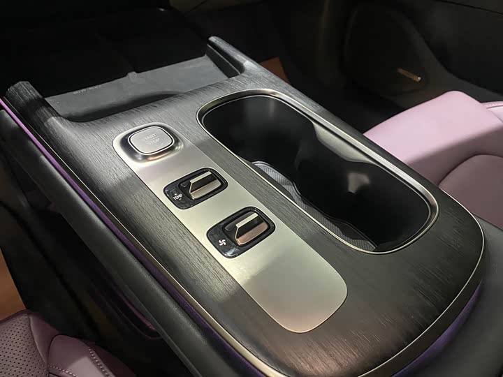 Фото 14 - Xiaomi SU7