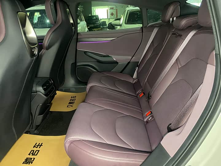 Фото 15 - Xiaomi SU7