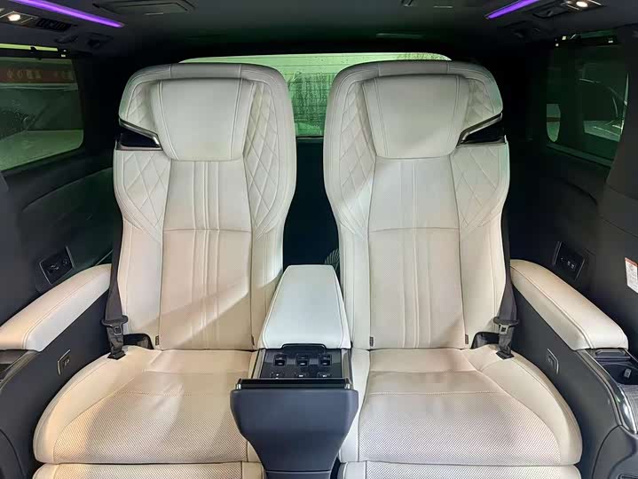 Фото 14 - Lexus LM