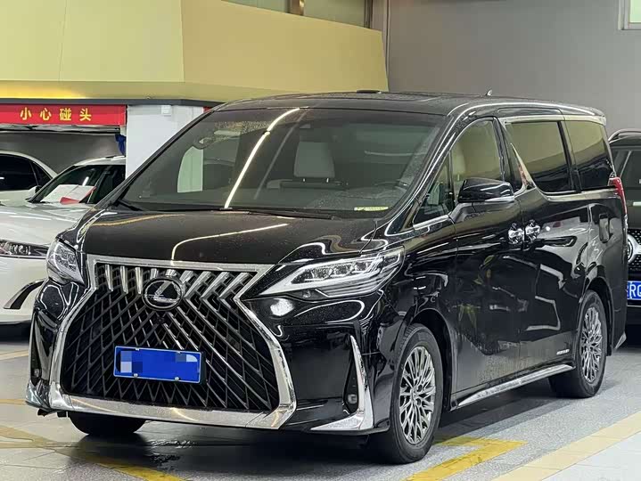 Фото 2 - Lexus LM