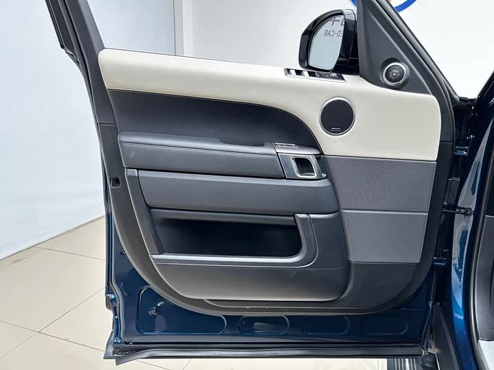 Фото 4 - Land Rover Range Rover Sport