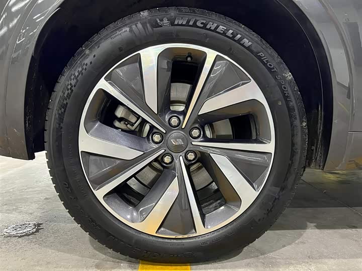 Фото 19 - LiXiang One