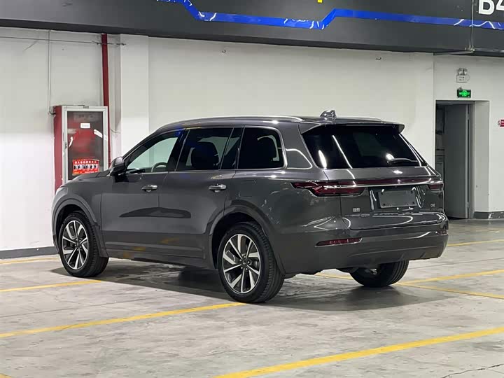 Фото 4 - LiXiang One