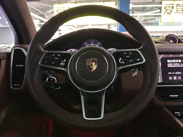 Фото 11 - Porsche Cayenne