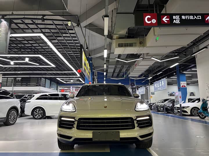 Фото 2 - Porsche Cayenne