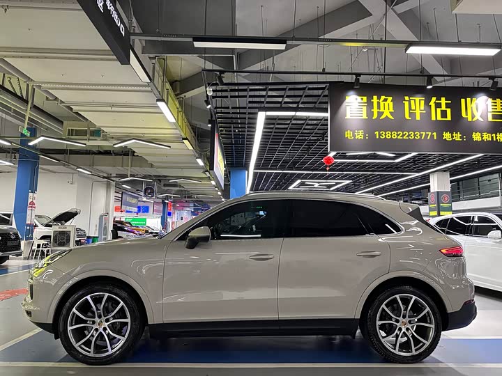 Фото 7 - Porsche Cayenne