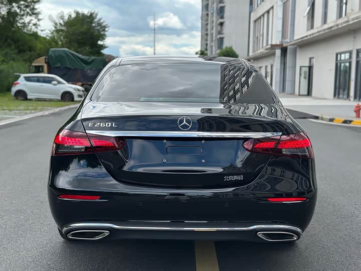 Фото 6 - Mercedes-Benz E-Class