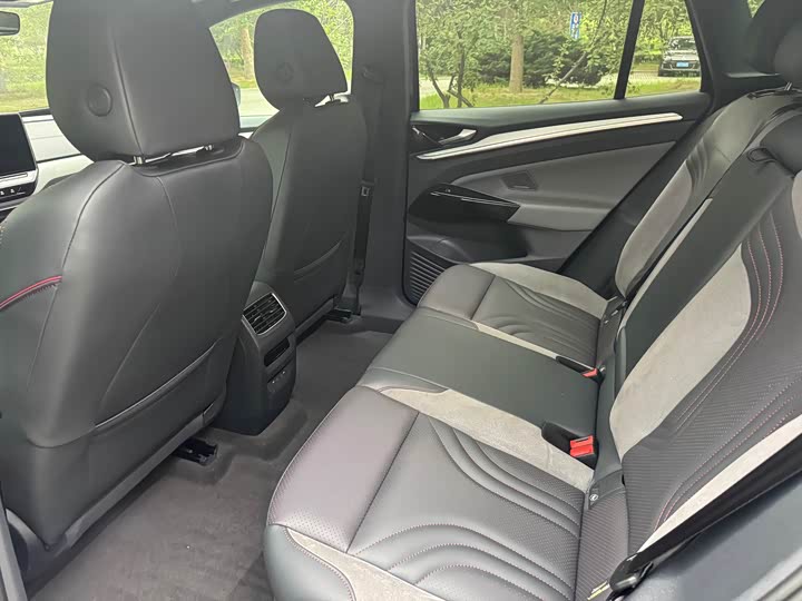 Фото 10 - Volkswagen ID.4 Crozz