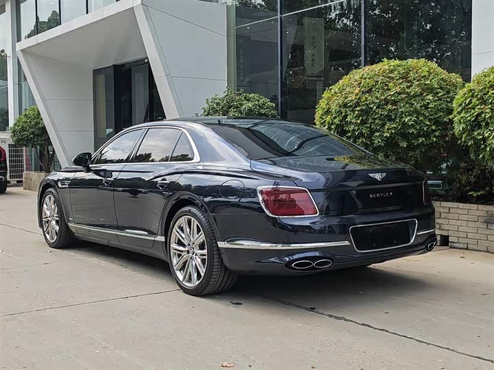 Фото 3 - Bentley Flying Spur Hybrid