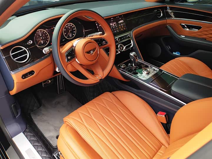 Фото 5 - Bentley Flying Spur Hybrid