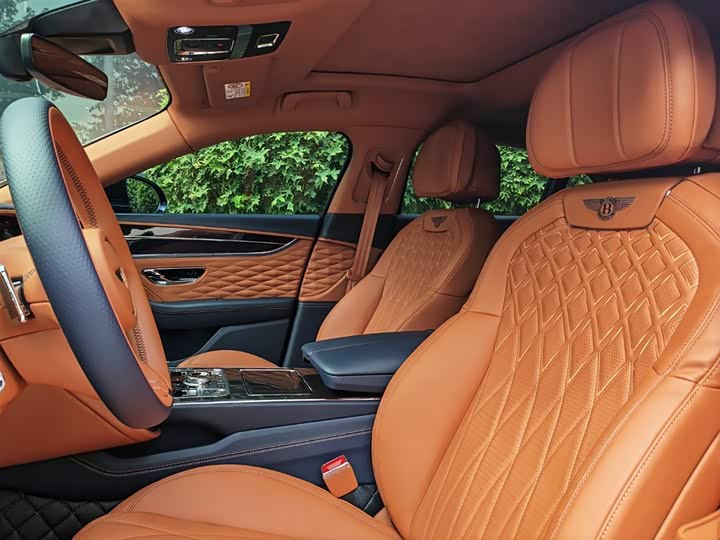 Фото 6 - Bentley Flying Spur Hybrid